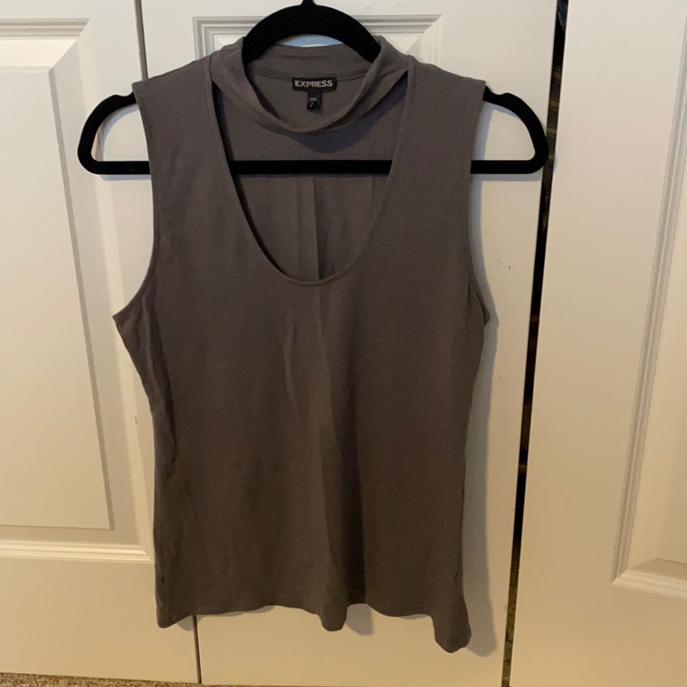 Express tank with neck detail